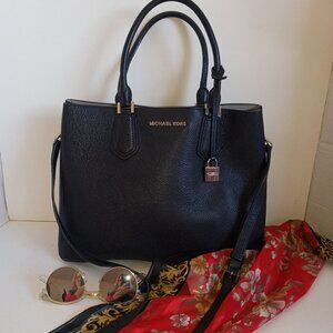 MICHAEL KORS 2-Way Bag Black Saffiano Leather 3 Compartment Interior